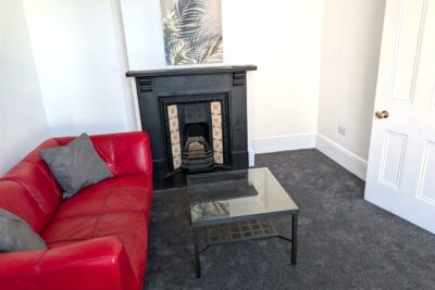 house - terraced for rent delamere road