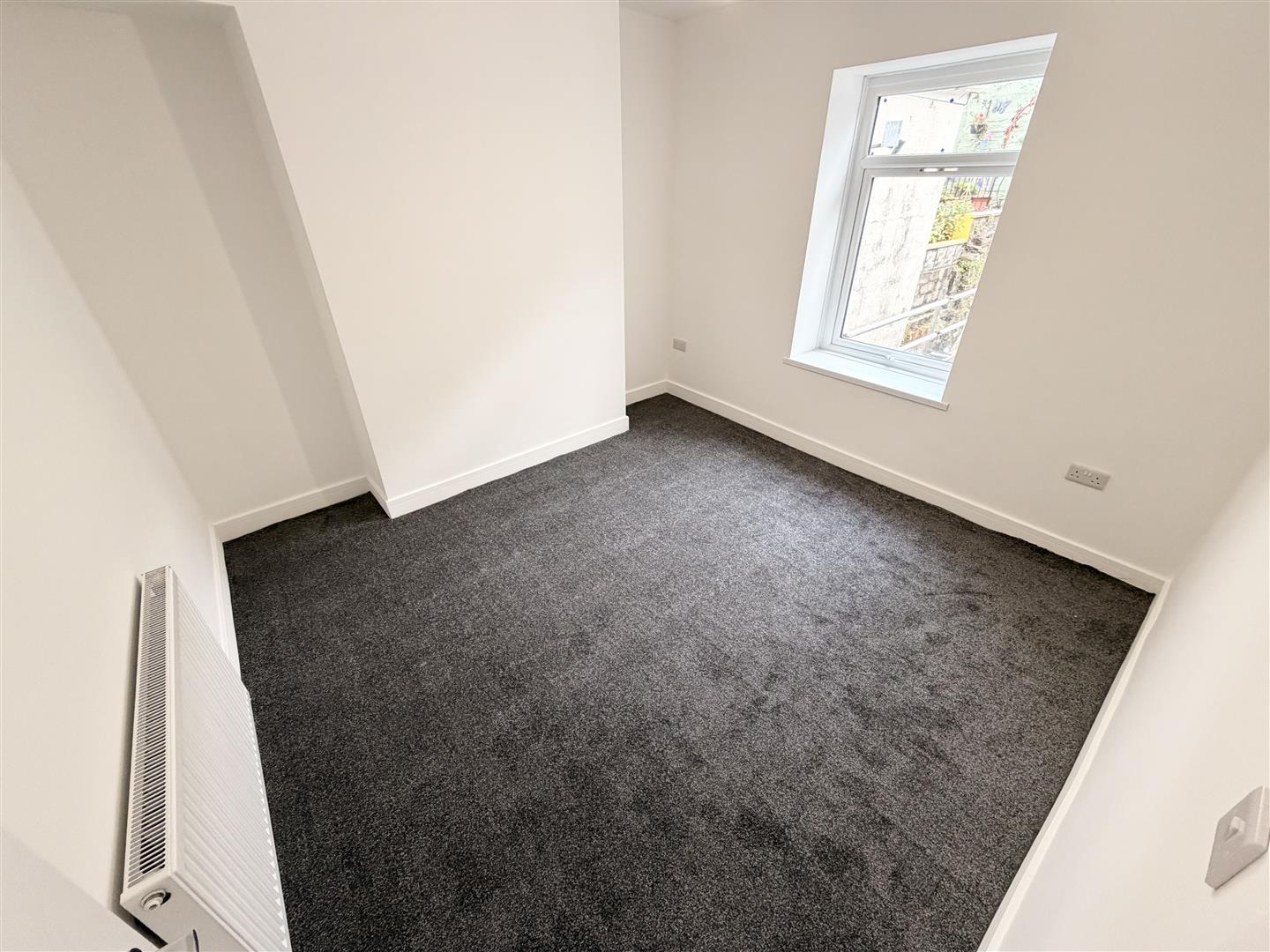 house - terraced for rent pentreguinea road