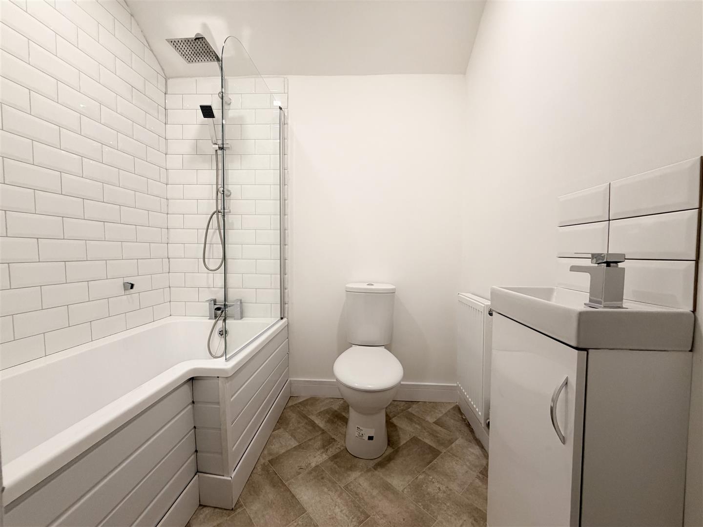 house - terraced for rent pentreguinea road