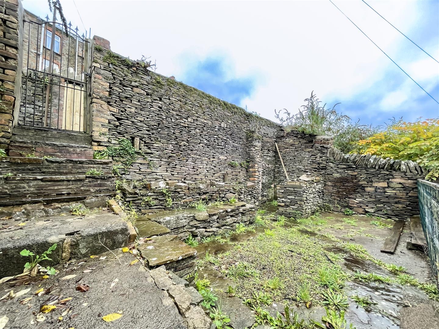 house for sale wood road