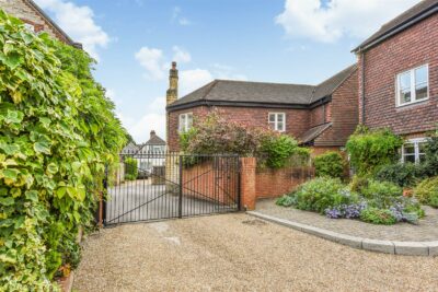 cottage for sale lamberts lane