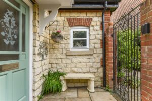 cottage for sale lamberts lane