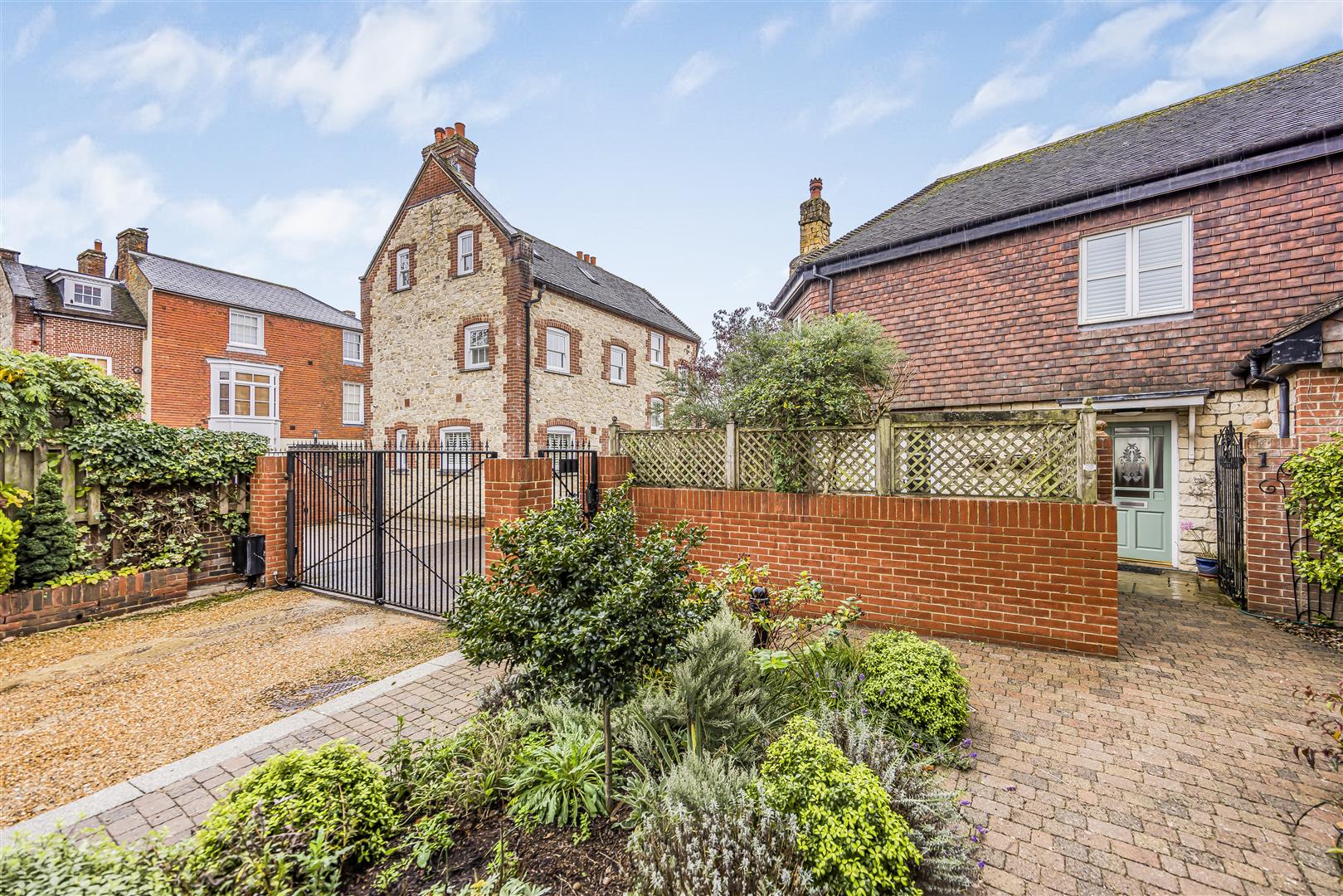 cottage for sale lamberts lane