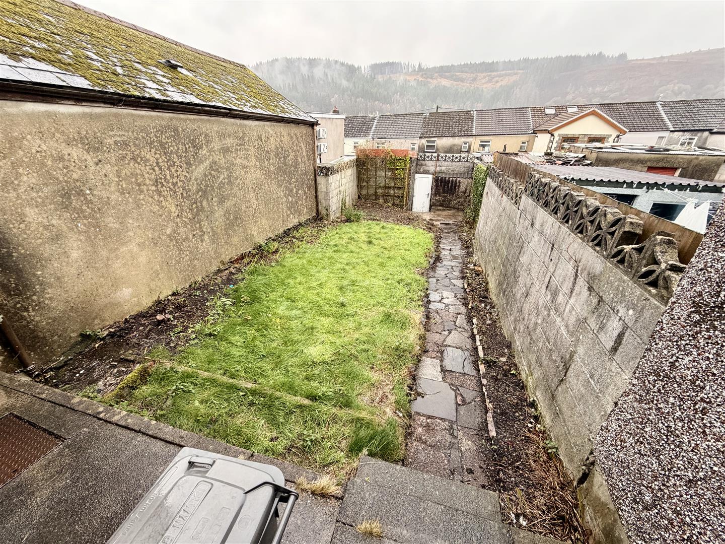 house - terraced for rent court street