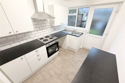 house - terraced for rent court street