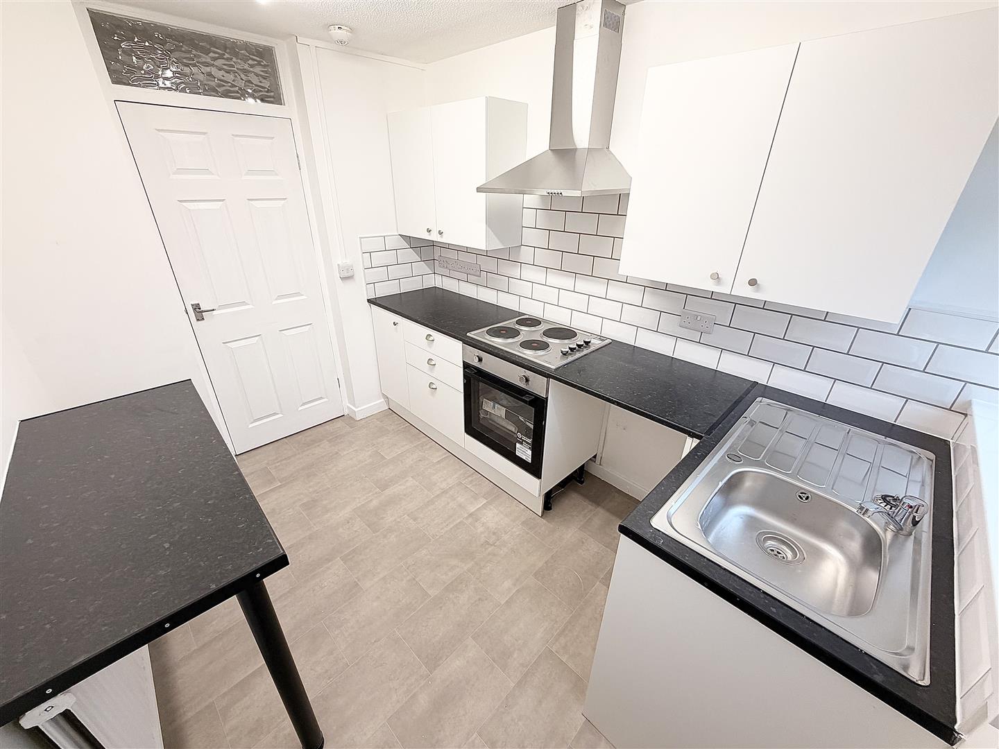 house - terraced for rent court street