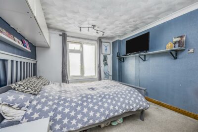 house for sale third avenue