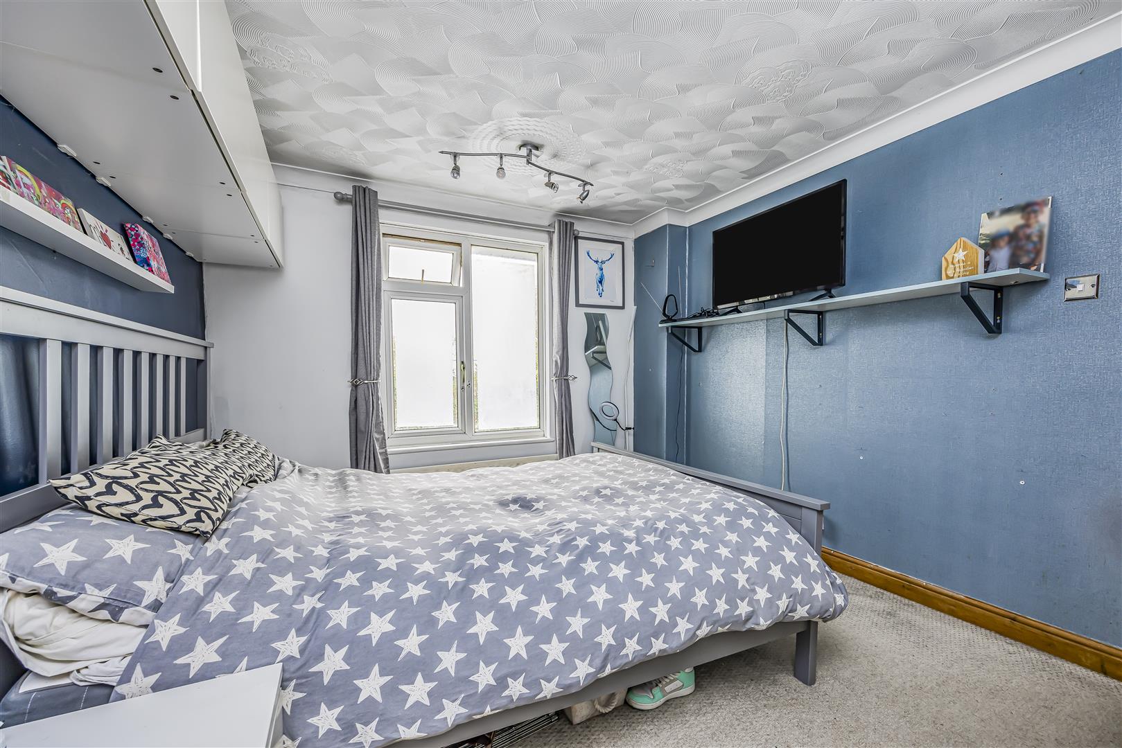 house for sale third avenue