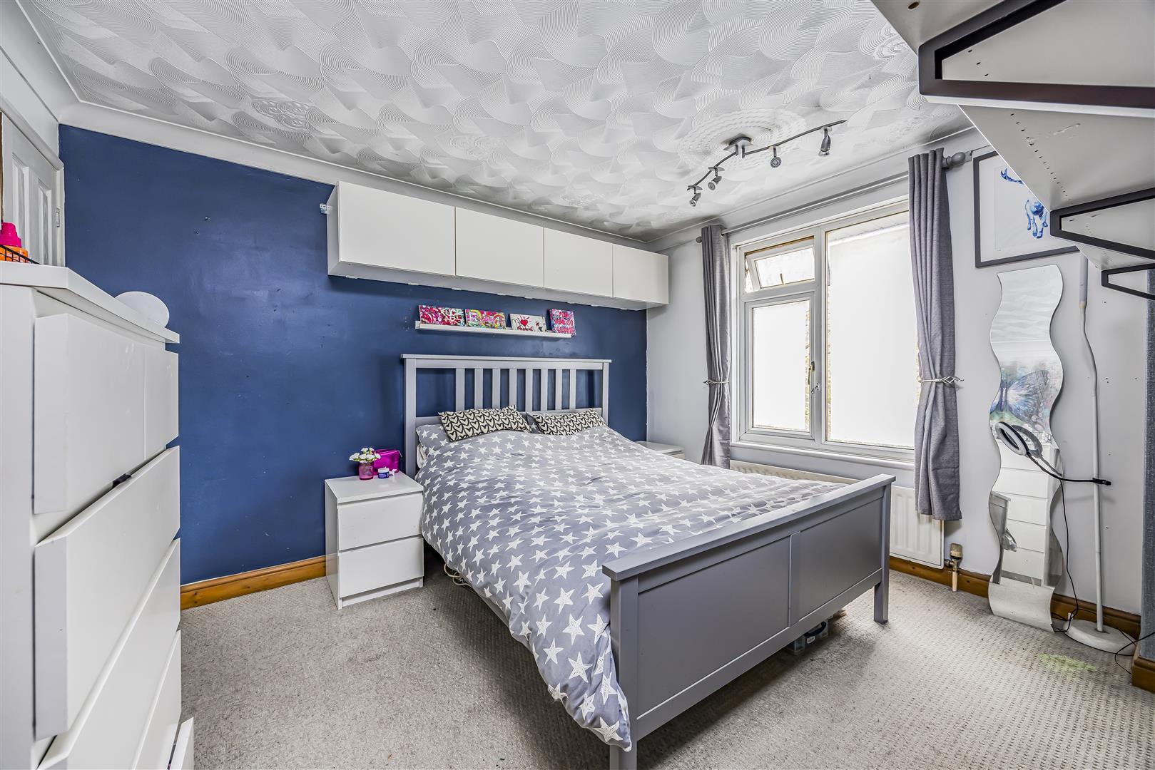 house for sale third avenue