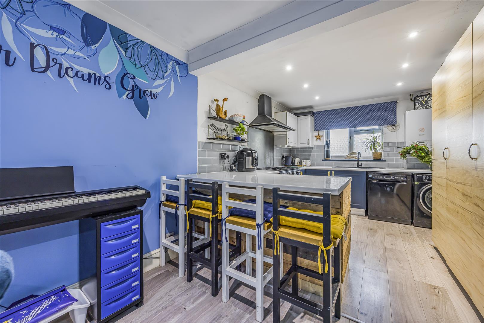 house for sale third avenue