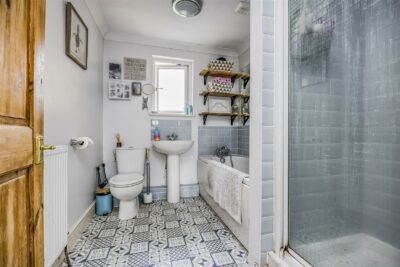 house for sale third avenue