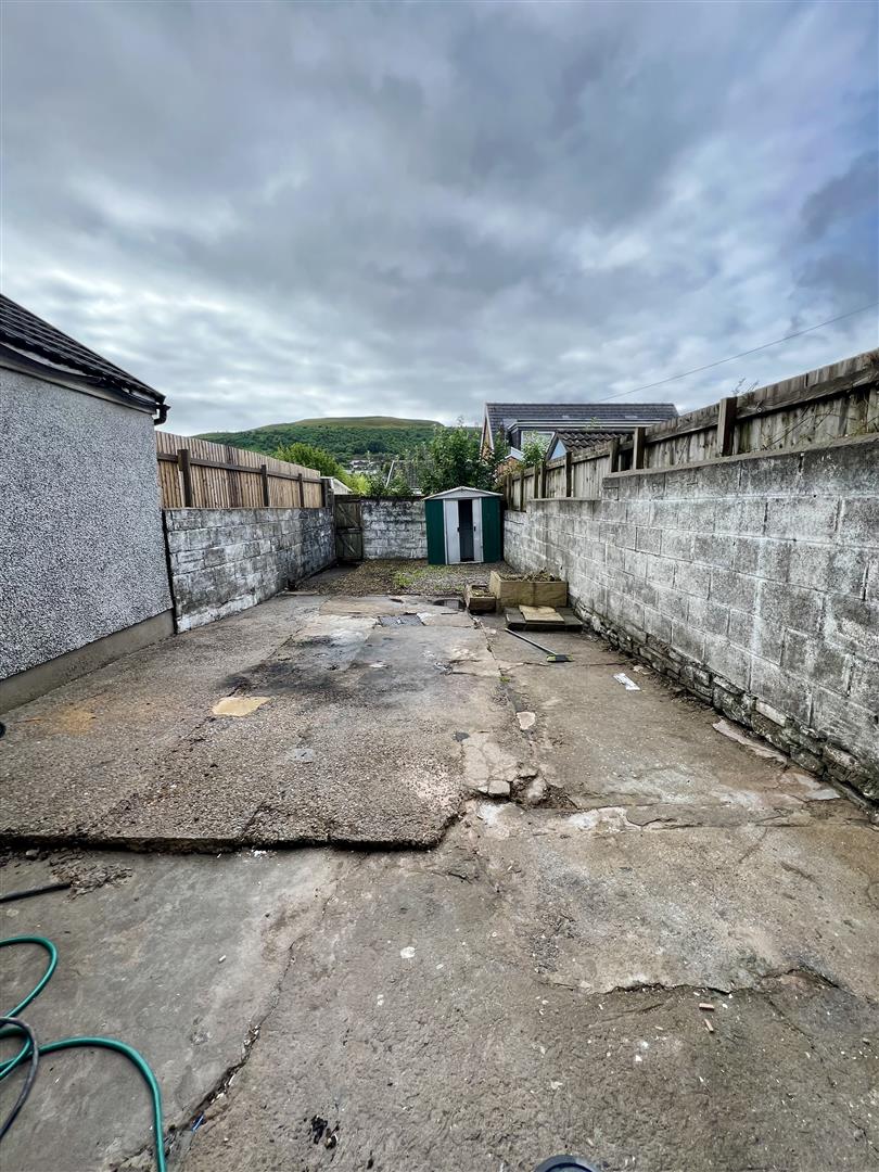 house - terraced for rent brithweunydd road