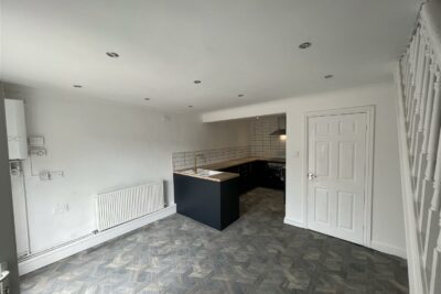 house - terraced for rent brithweunydd road