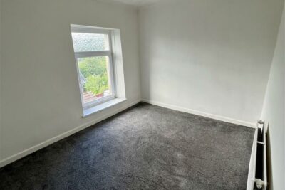 house - terraced for rent brithweunydd road