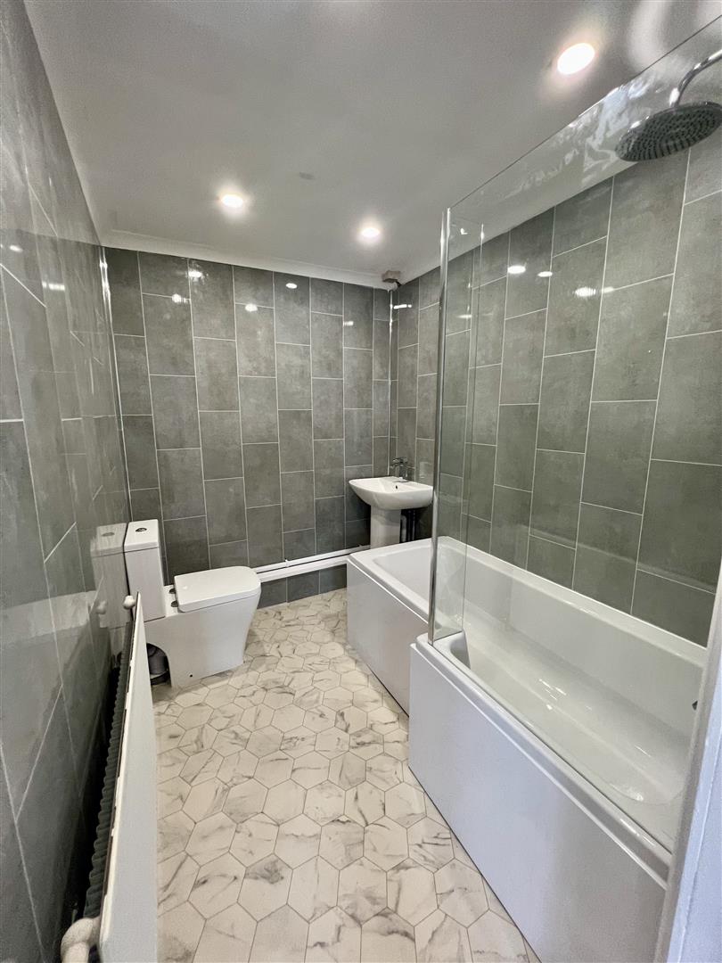 house - terraced for rent brithweunydd road