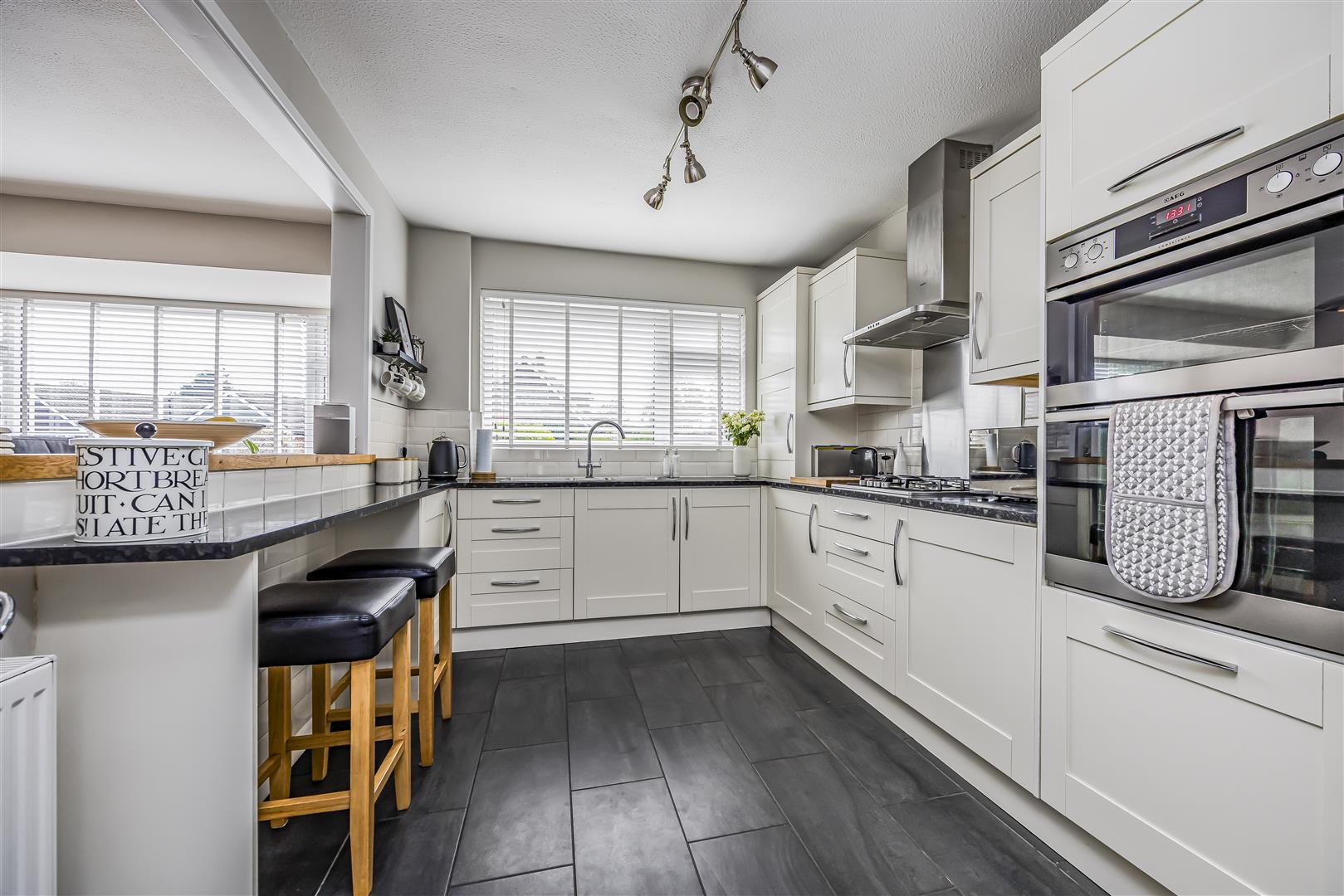 house for sale helston drive