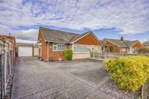 house for sale helston drive