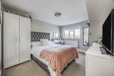 house for sale helston drive