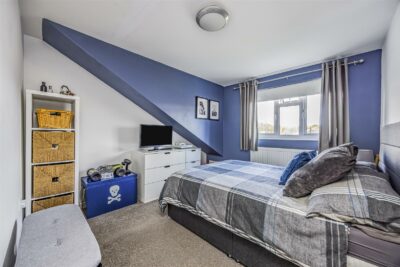 house for sale helston drive