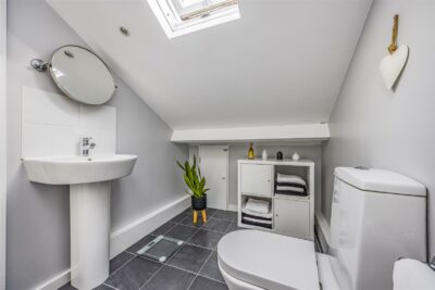 house for sale helston drive