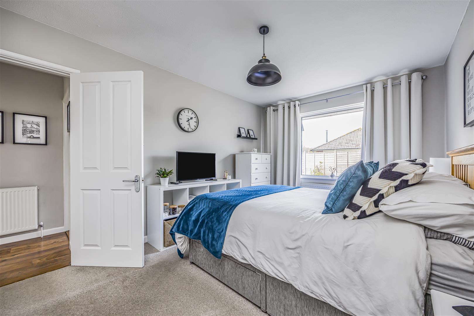 house for sale helston drive