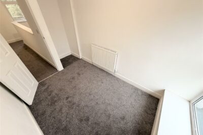 house - terraced for rent castle street