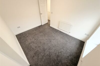 house - terraced for rent castle street