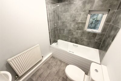 house - terraced for rent castle street