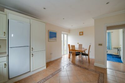 room for rent 12 maple wood