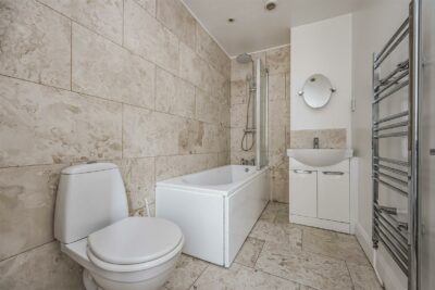 house - semi-detached for rent penny lane