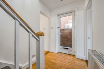 house - semi-detached for rent penny lane