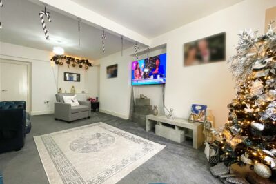 house - terraced for sale park street