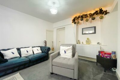 house - terraced for sale park street