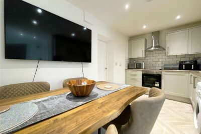 house - terraced for sale park street