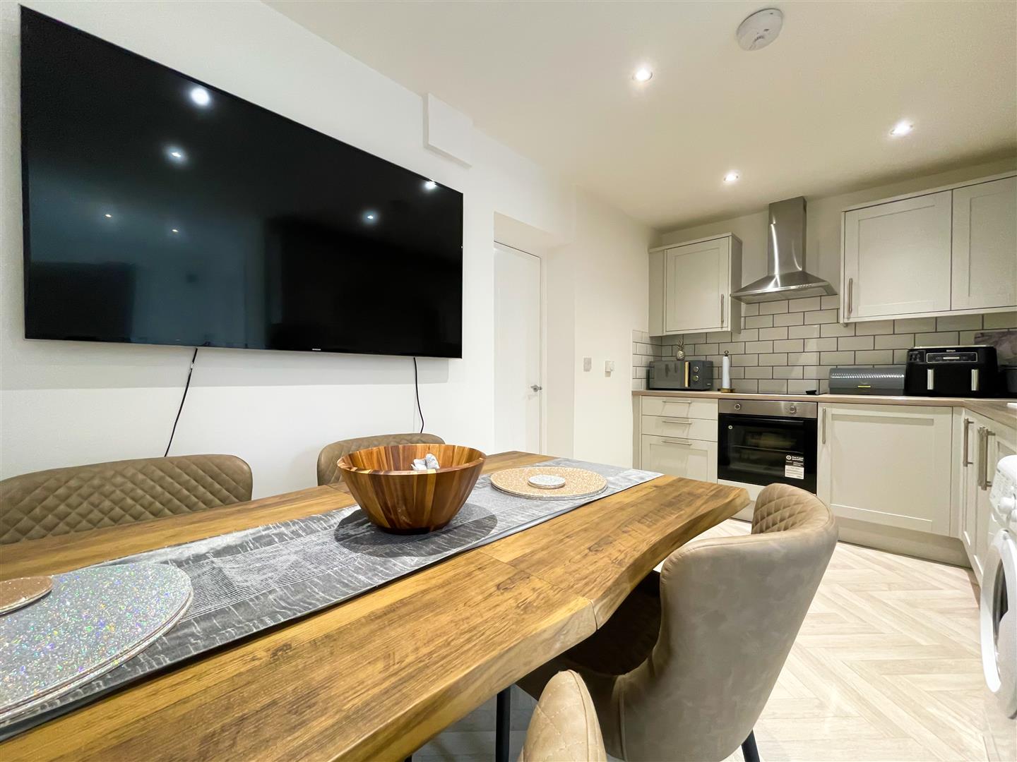 house - terraced for sale park street