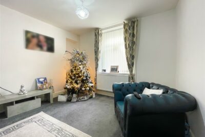 house - terraced for sale park street