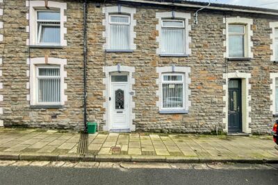 house - terraced for sale park street