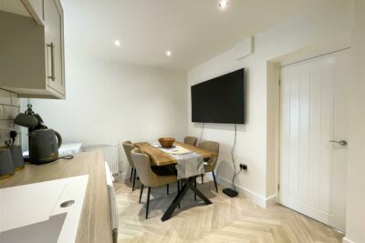 house - terraced for sale park street