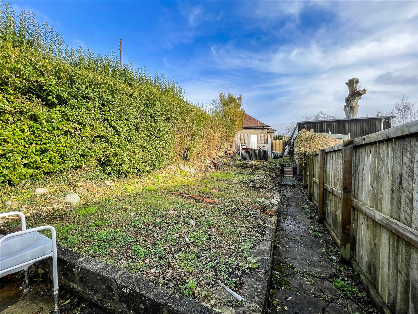 house - terraced for sale park street
