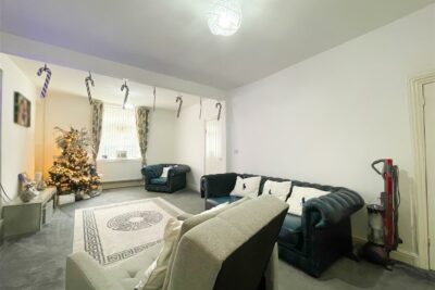 house - terraced for sale park street