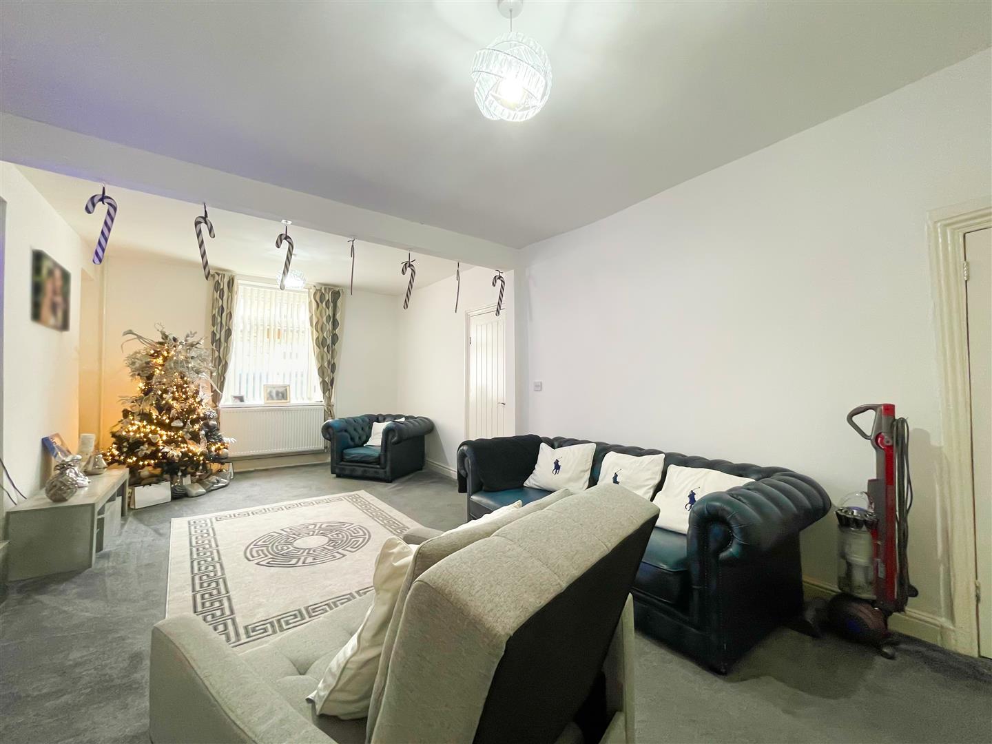 house - terraced for sale park street