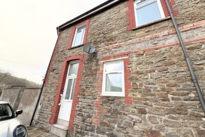 house for rent commercial street