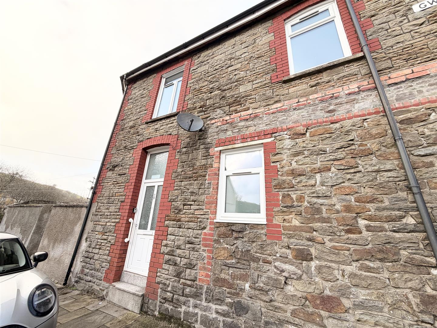 house for rent commercial street