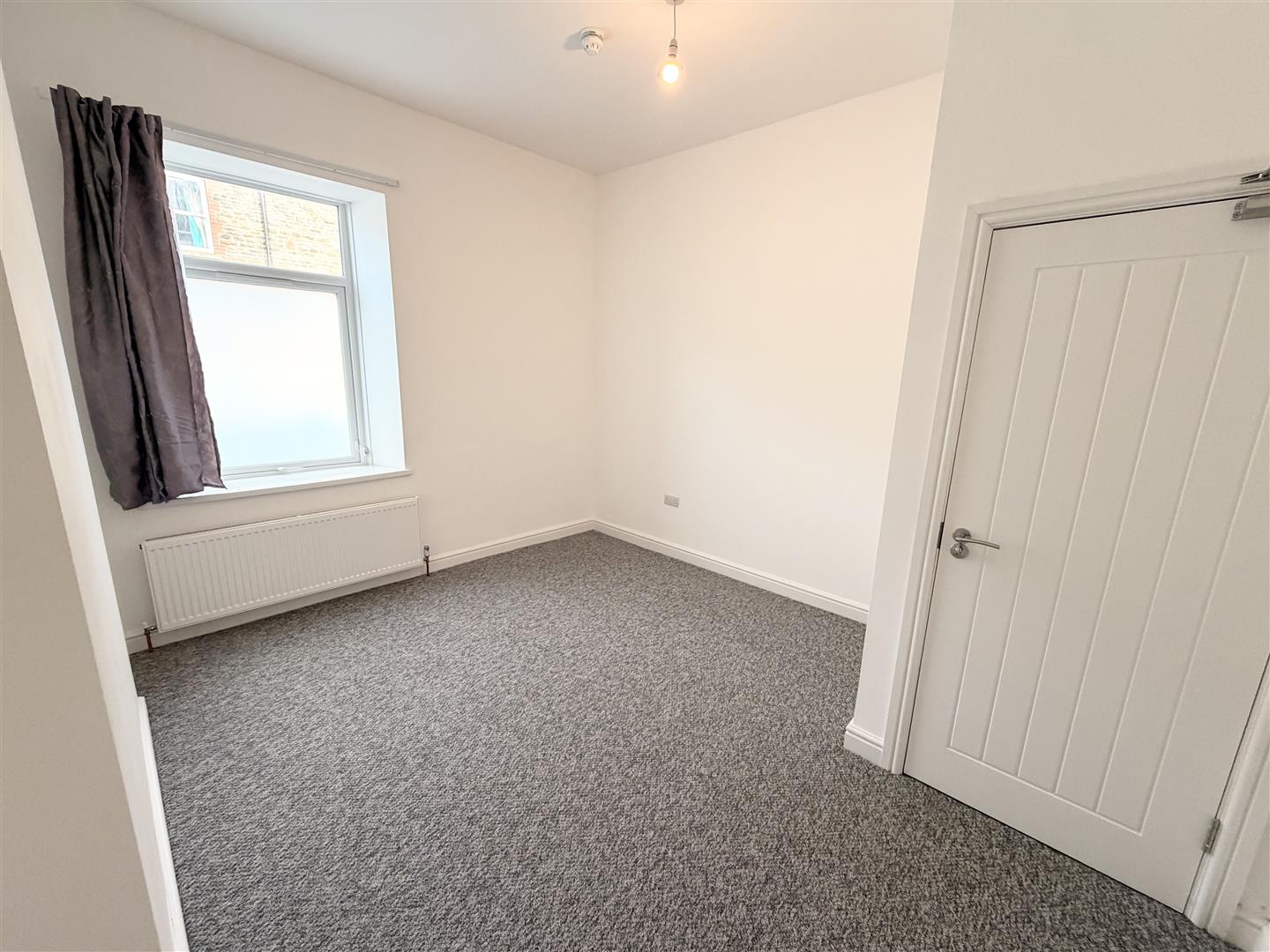 house for rent commercial street