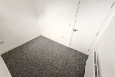 house for rent commercial street