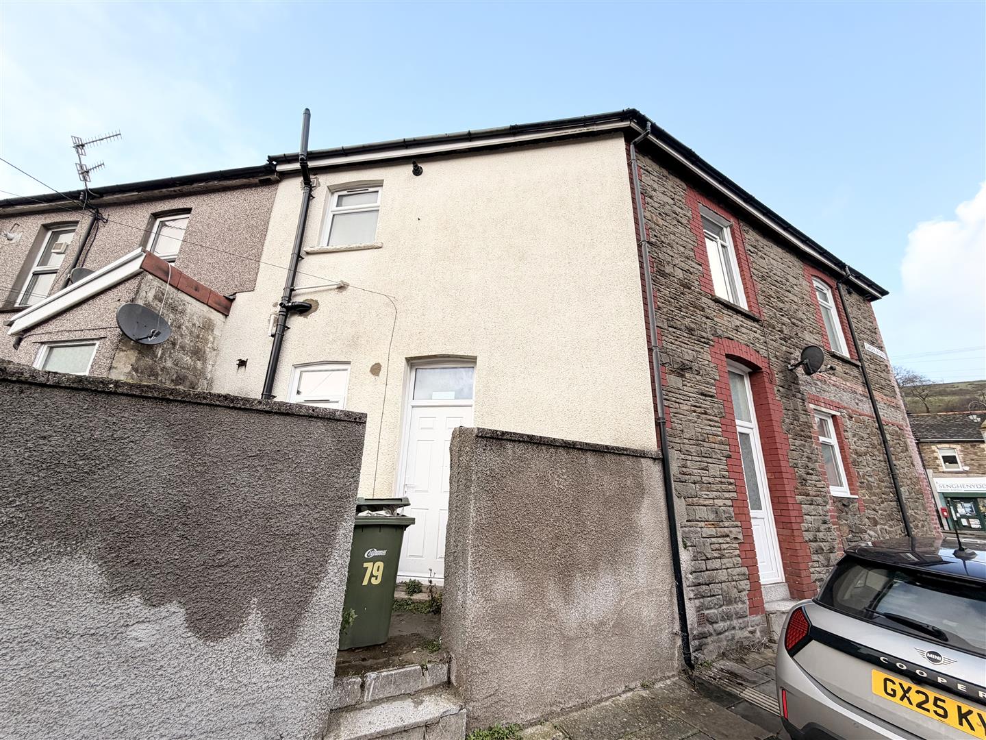 house for rent commercial street