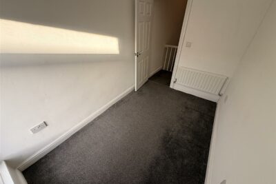 house - terraced for rent wingfield street