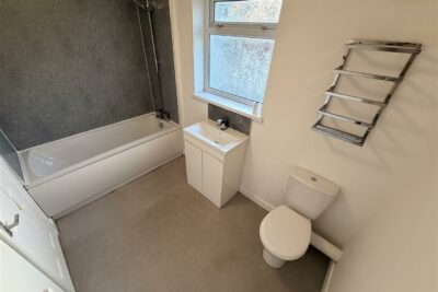 house for rent commercial street