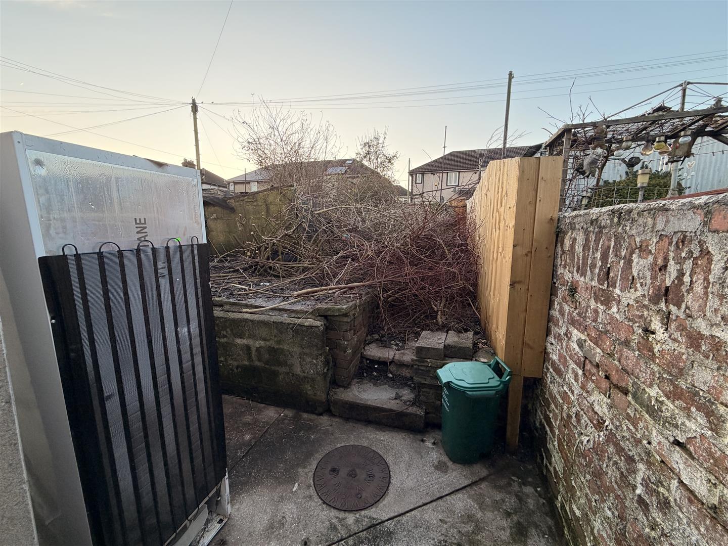 house for rent commercial street