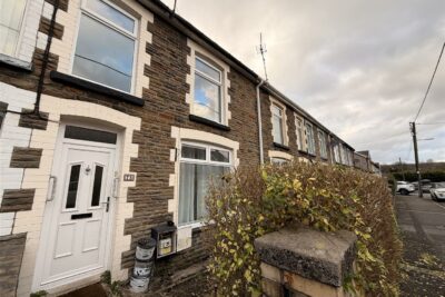 house for rent commercial street